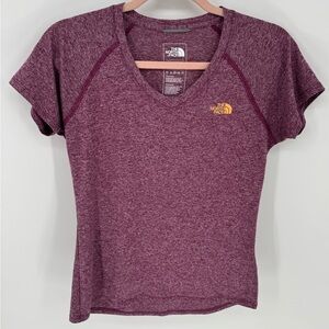 The North Face Women's Short-Sleeve Reaxion Amp V-Neck Tee